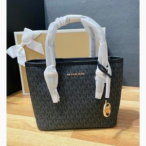 NWT MICHAEL KORS Gift Bundle Jet Set Travel Extra-Small Logo Tote Bag #8000140